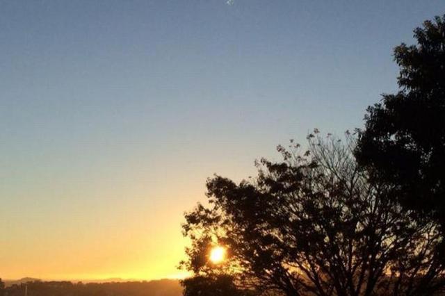 O sol predomina entre nuvens na maior parte do dia e não chove no RS