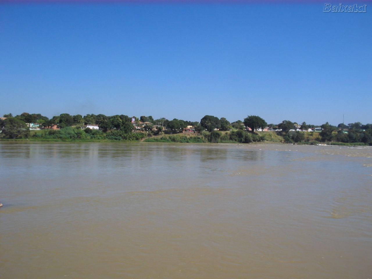 Nível do rio São Francisco despenca e ameaça agricultura no Norte de Minas