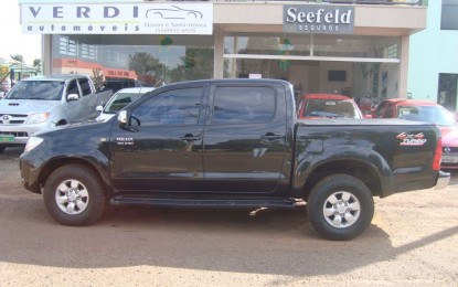 Toyota Hilux CD SRV D4-D 4×4 3.0 TDI Diesel Automática 2006 Preta