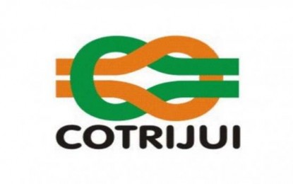 Primeira carga de soja colhida na região foi depositada na Cotrijui de Augusto Pestana