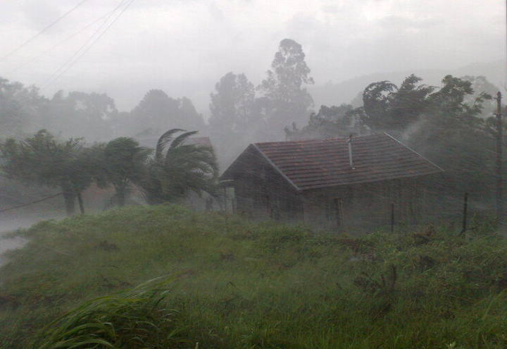 Inverno começa com chuva e frio no RS