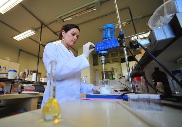 Pesquisadores desenvolvem protetor solar com matéria-prima gaúcha