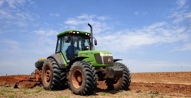Prazo para emplacamento de máquinas agrícolas é adiado por dois anos