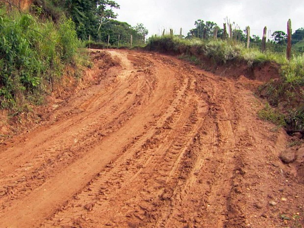 Adequação de estradas Rurais