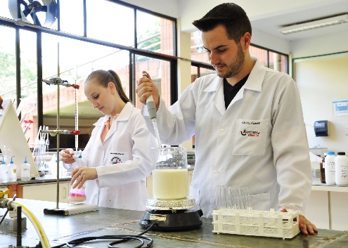 Leite condensado de baixa lactose é desenvolvido em universidade gaúcha