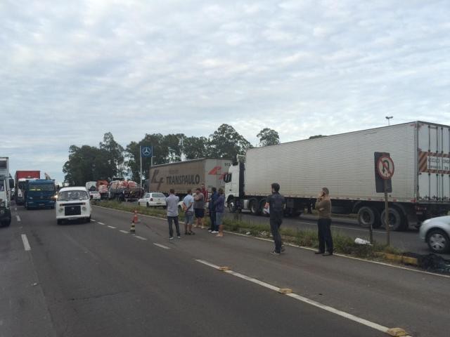 Agricultores reforçam protesto de caminhoneiros na região celeiro