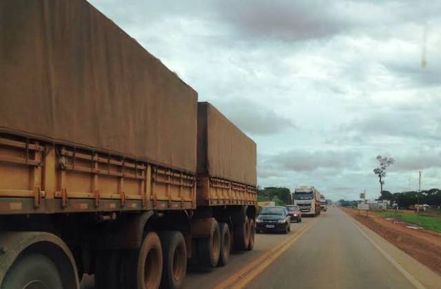 Apesar de tentativa de acordo, paralisações continuam