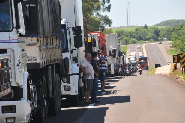 Setores da produção animal pressionam governo para agilizar liberação de rodovias