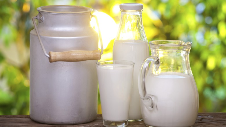 Quantas bactérias pode ter o leite cru antes de pasteurizar?