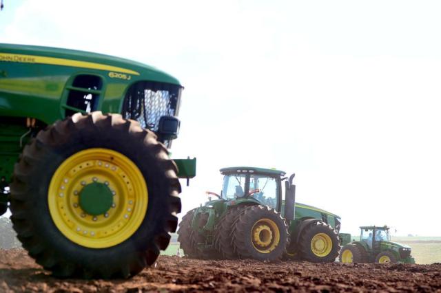 Ruralistas pressionam governo por acordo sobre emplacamento de máquinas agrícolas