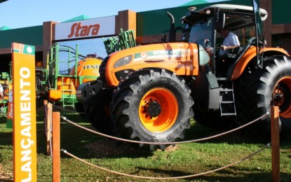 MWM INTERNATIONAL apoia lançamento do Trator ST MAX 180, de seu parceiro Stara, em evento agrícola no Rio Grande do Sul