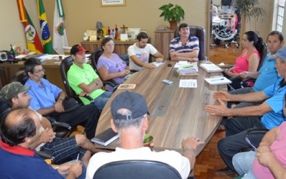 Encontro entre executivo e Guardiões da Agrobiodiversidade debate convênio de equipamentos