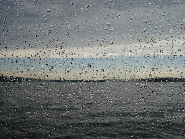 A atmosfera fica mais instável na terça-feira e a chuva se espalha pelo interior do Rio Grande do Sul e do Paraná.