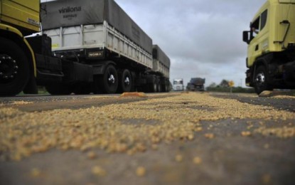 Caminhoneiros estimam frete mais caro para transportar a safra recorde de soja