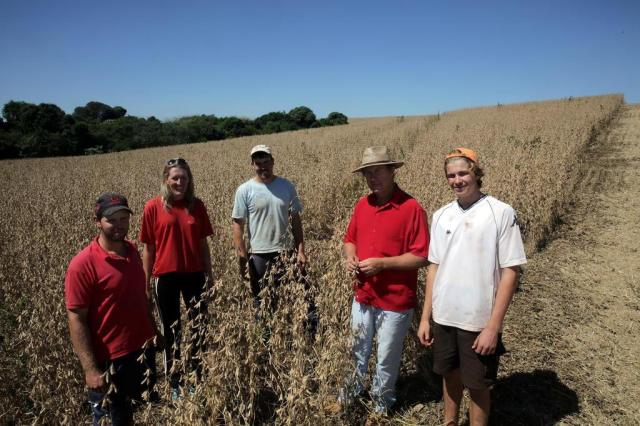 Família unida pela força do grão