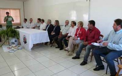 Seminário do Leite discute problemas e necessidades do setor