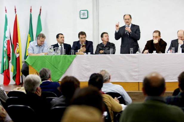 Agricultores entregam reivindicações do campo a Sartori