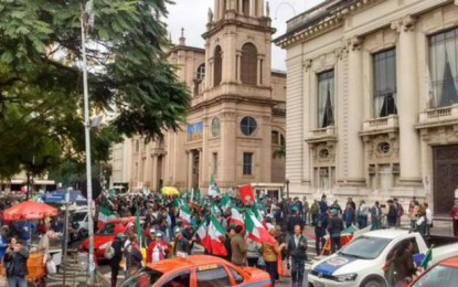 Agricultores se concentram em frente ao Palácio Piratini