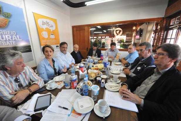 Tecnologia na produção de leite é tema de debate na Expointer