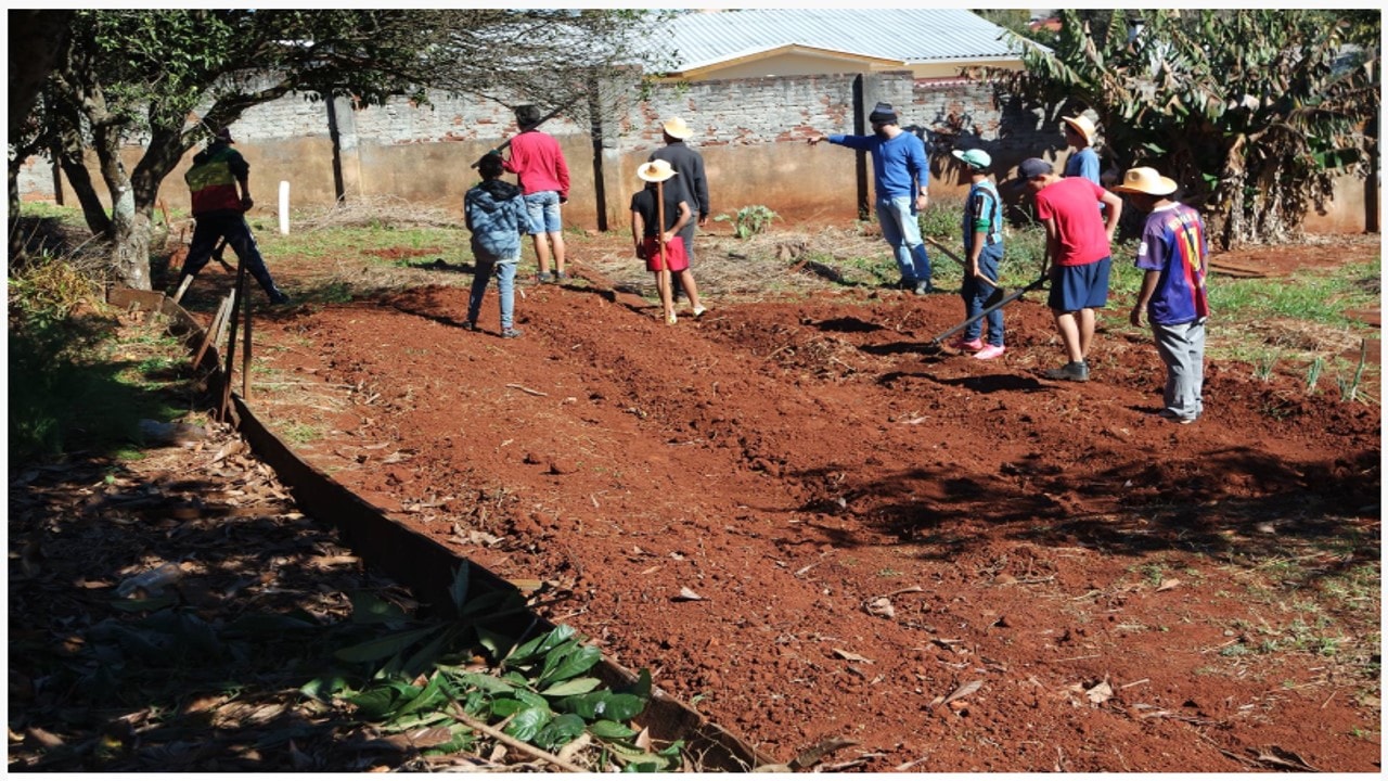 Redentora, Emater executa projeto de horta no Cras