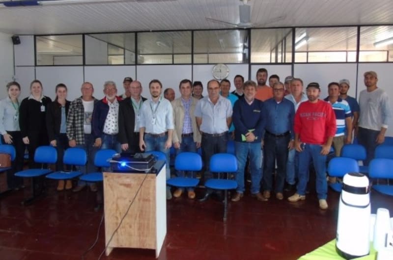 Redentora, Administração se reúne com a diretoria da Mais Frango e agricultores