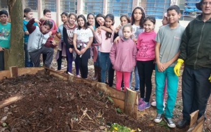 Campo Novo, alunos aprendem na pratica como fazer Adubo orgânico através da compostagem