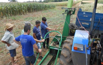 Secretaria de agricultura realiza entrega técnica de equipamentos para associações de desenvolvimento