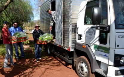Caminhão Baú do município arrecada produtos para a Cesta Básica dos Servidores