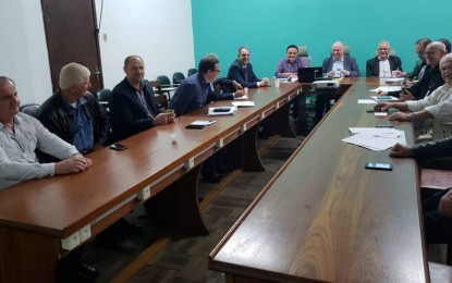 Entidades participam de reunião com objetivo de debater estratégias para o setor leiteiro