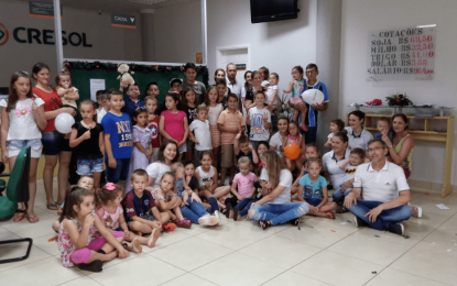 Cresol Humaitá promove encontro com crianças associadas