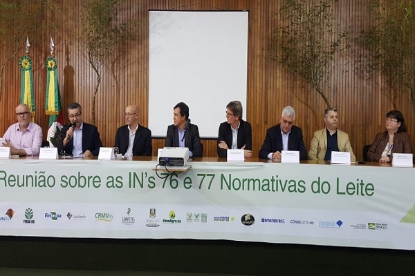 Novas regras para o leite reúnem especialistas em Porto Alegre